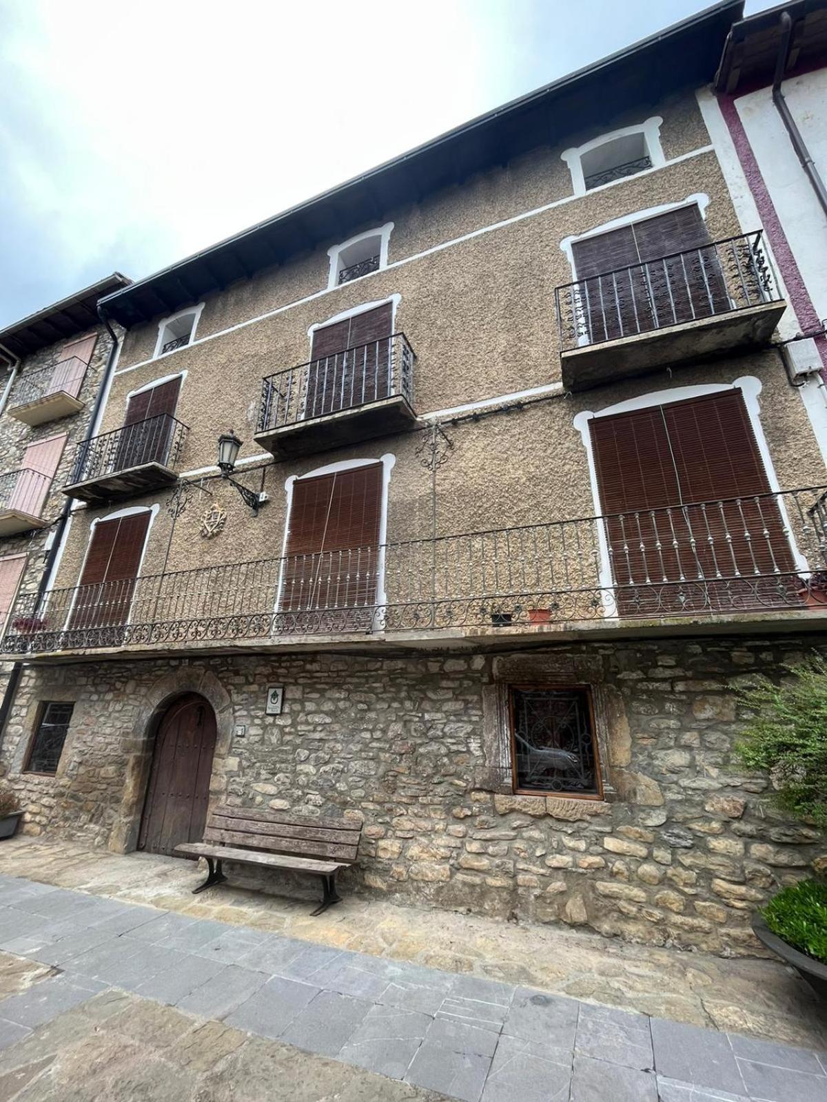 坎波Casa Altemir公寓 外观 照片